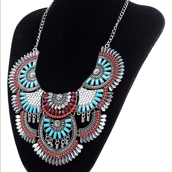 Boho Bib necklace - Picture 2 of 4